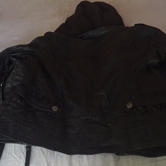 Coat - Picture 2 of 2